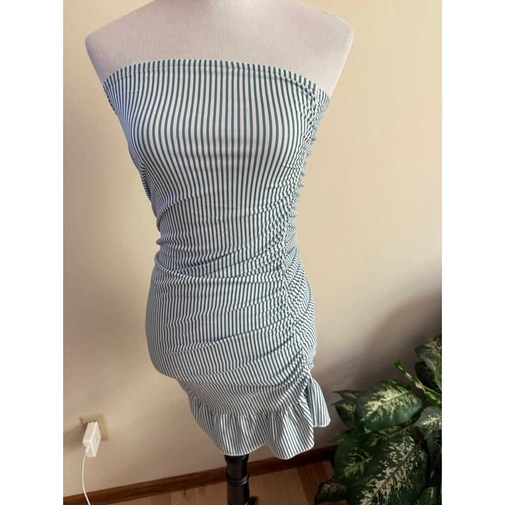 EDIKTED Gaia Stripe Ruched Strapless Dress - Picture 4 of 6